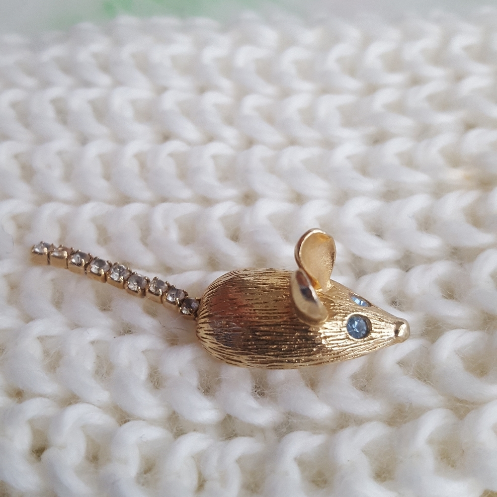 🌙 AVON Mouse 🐭 Pin Brooch Rhinestone - Picture 9 of 11